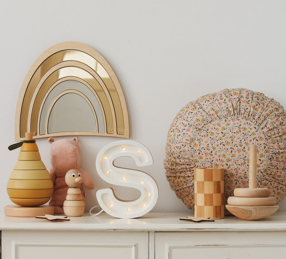 Kids Room Rainbow Mirror – Child-Friendly Acrylic & Wood